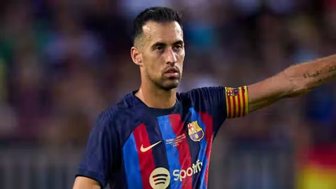 Busquets đồng ý giãn nợ lương để giúp Barca