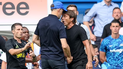 Conte: 'Ai thách thức thì tôi đáp lại thôi'