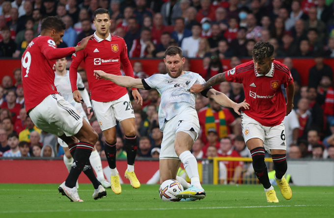 Cặp trung vệ Varane và Lisandro đã có ngày thi đấu chói sáng