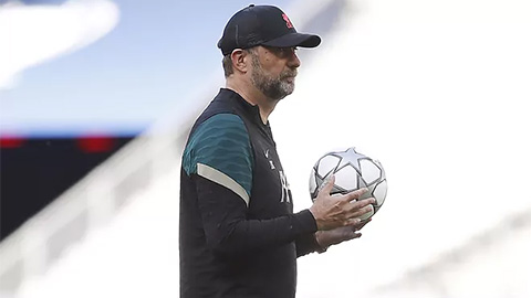 Klopp công kích cách mua sắm của Barca