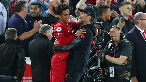 HLV Klopp xác nhận Liverpool mất thêm tiền vệ sau trận thắng Newcastle