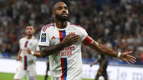 Lacazette ghi dấu ấn ở ngày tái xuất Ligue 1