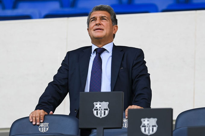 Laporta đang chơi một canh bạc liều lĩnh tại Barca