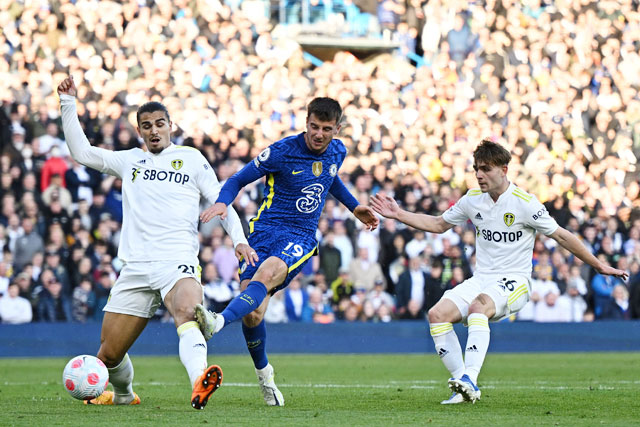 Mason Mount (áo sẫm) và đồng đội tự tin hướng tới một chiến thắng trên sân của Leeds