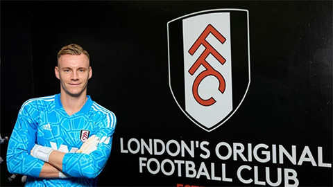 Leno rời Arsenal, ký 3 năm với Fulham