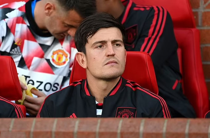 Maguire vừa phải ngồi dự bị ở trận MU vs Liverpool