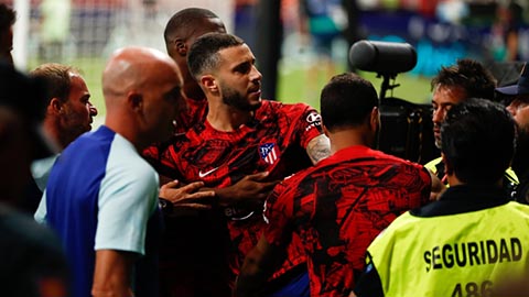 Atletico thua Villarreal, hậu vệ đòi đánh nhau với CĐV