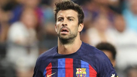 Pique đồng ý giảm lương để giúp Barca đăng ký các tân binh