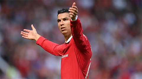 Ronaldo khiến Sir Alex bực bội vì tập quá siêng năng