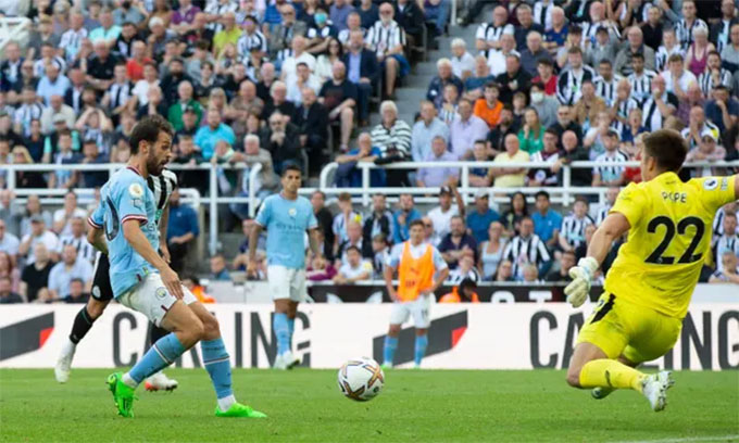 Bernardo Silva gỡ hòa 3-3 cho Man City