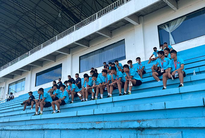 U16 Việt Nam theo dõi U16 Thái Lan - Ảnh: Thiên Minh