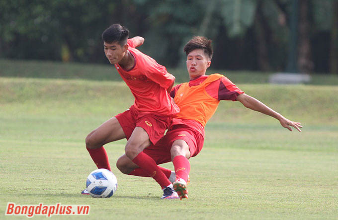 Phát biểu sau buổi tập, đội trưởng Nguyễn Công Phượng của U16 Việt Nam nói: “Chúng tôi đã nghiên cứu đối thủ U16 Philippines. Căn cứ từ đó, U16 Việt Nam cũng đã có những phương án khắc chế đội bóng này. Tuy nhiên, U16 Việt Nam sẽ thận trọng, không chủ quan. Toàn đội quyết tâm hướng đến chiến thắng”.