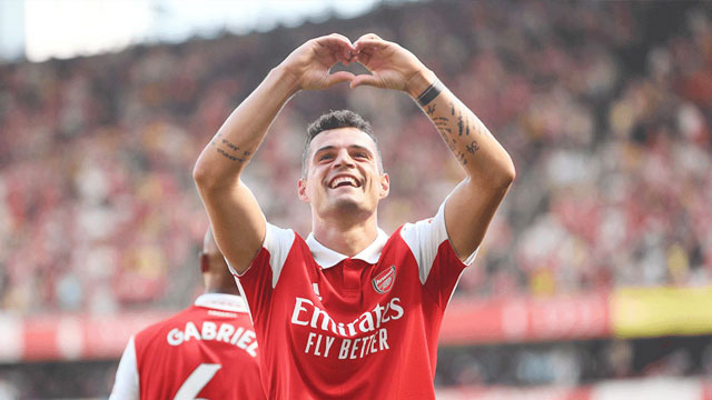 Tiền vệ Granit Xhaka đang dần lấy lại được sự tin yêu của CĐV Arsenal sau một thời gian bị ruồng bỏ