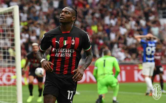 Leao ghi dấu giầy ở cả 3 bàn thắng của AC Milan