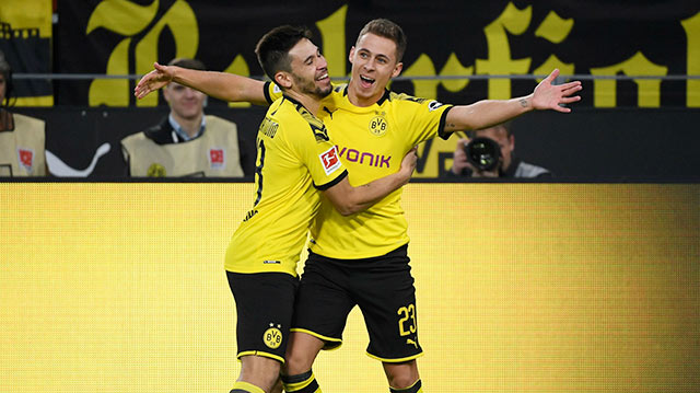 Dortmund đủ sức rời sân RheinEnergieStadion với một chiến thắng