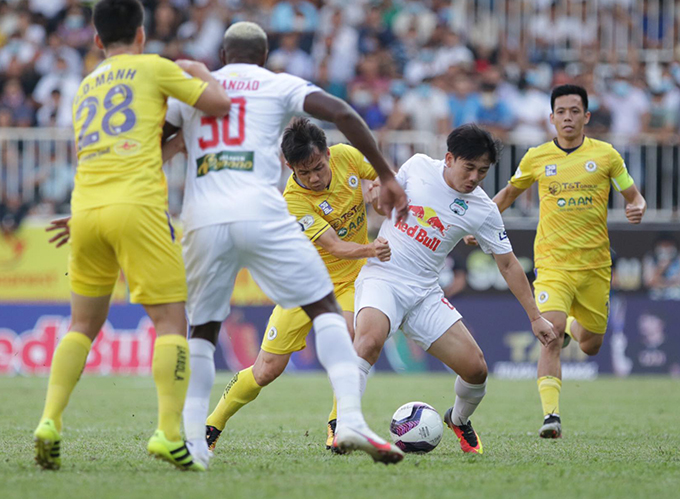 Hai trận đấu quyết định thành bại cả mùa giải của Hà Nội FC và HAGL diễn ra liên tiếp trong 5 ngày ở tháng 11