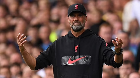 HLV Klopp may mắn thoát nạn sau tình huống VAR cứu thua cho Liverpool