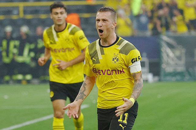 Phong độ cao của đội trưởng Reus (phải) và tiền vệ trẻ Reyna sẽ giúp Dortmund có 3 điểm trên sân của Leipzig