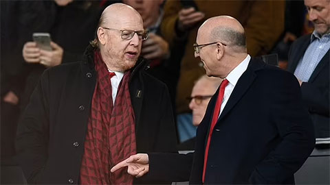 Nhà Glazer rao giá bán Man United 3,75 tỷ bảng