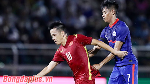 Nhà báo Nhật Bản: ‘Văn Quyết nên được chọn dự AFF Cup, dù có thể chỉ dự bị’