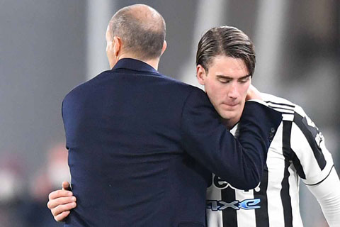 Vlahovic thăng hoa tại ĐT Serbia nhưng cùn mòn tại Juventus dưới thời Max Allegri