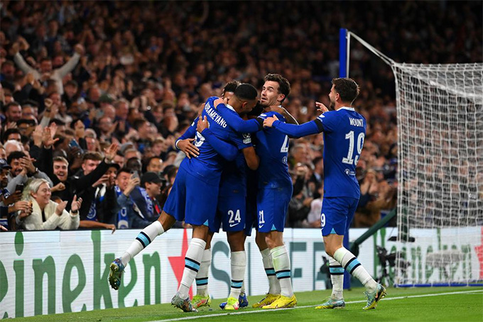 Chelsea ghi 2 bàn trong hiệp 2