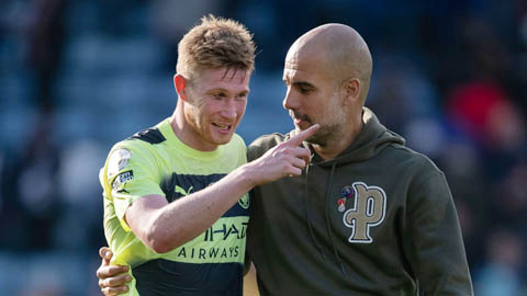 Pep Guardiola dùng từ ngữ nhạy cảm để khen De Bruyne