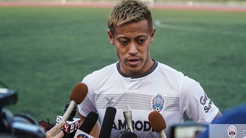 HLV Keisuke Honda: ‘20 năm nữa Campuchia mới đuổi kịp bóng đá Việt Nam’