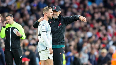 Scholes nghi vấn Klopp mâu thuẫn với Henderson