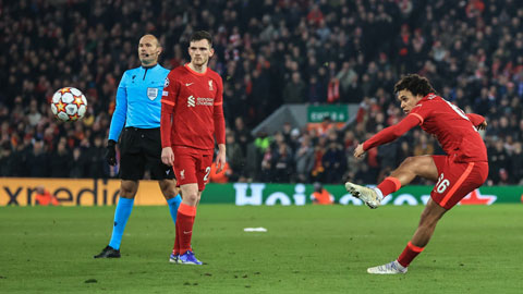 Trent Alexander-Arnold đáp lại niềm tin của HLV Klopp bằng bàn thắng sút phạt siêu đẳng vào lưới đối thủ Rangers