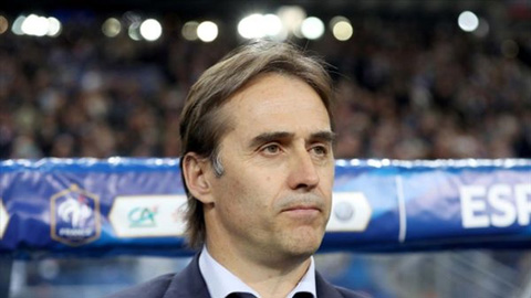 Lopetegui bị Sevilla sa thải sau trận thua Dortmund