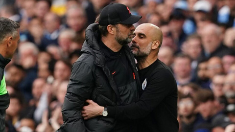 Pep vẫn cay cú Klopp sau thất bại của Man City trước Liverpool