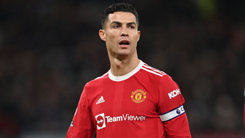 Ten Hag loại Ronaldo khỏi ban cán sự Man United