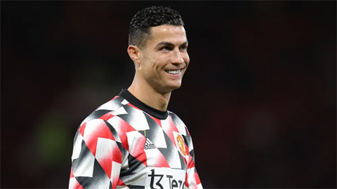 Ronaldo gửi thông điệp sau khi được trở lại đội một