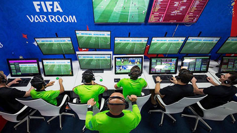 VAR được thí điểm ở năm 2023, các trận V.League tăng thêm góc máy