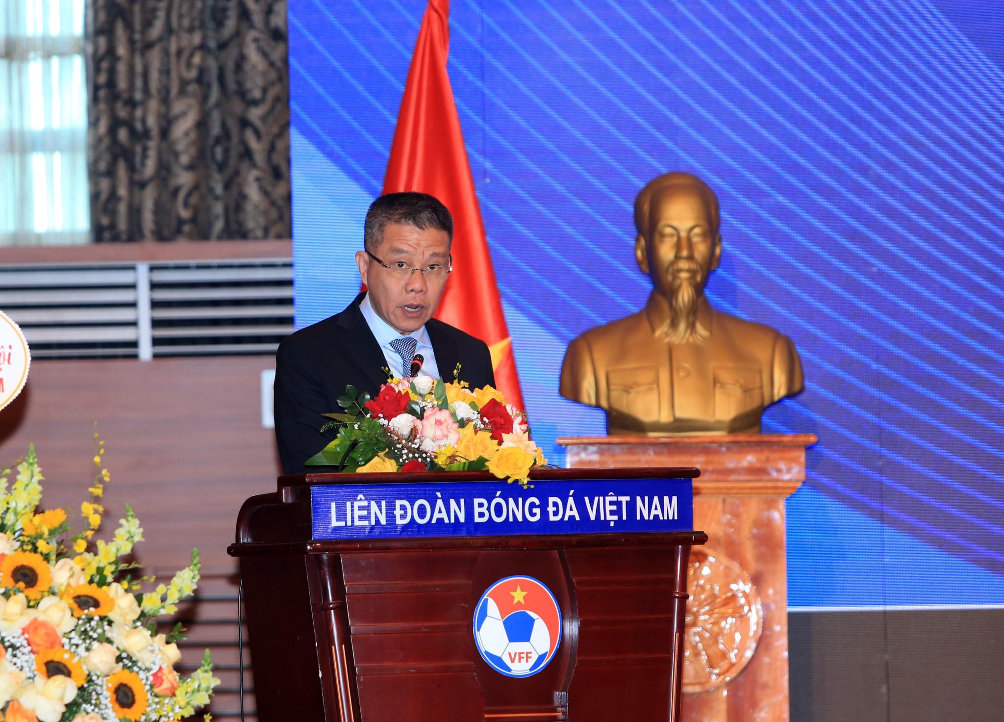 Ông Khiev Sameth - Chủ tịch Liên đoàn bóng đá Đông Nam Á đến dự và phát biểu tại Đại hội Liên đoàn bóng đá Việt Nam khóa IX (nhiệm kỳ 2022 - 2026) - Ảnh: Đức Cường