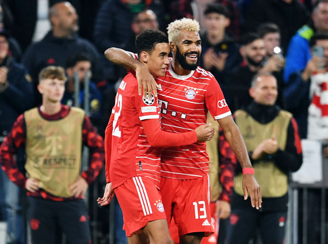 Choupo-Moting (phải) sẽ nổ súng để giúp Bayern giành chiến thắng