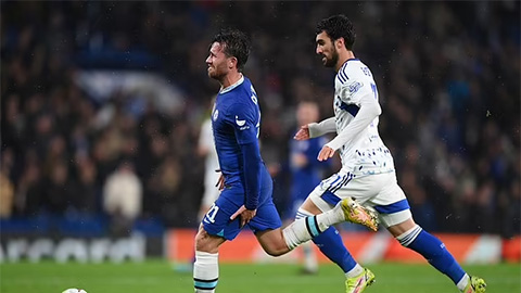 Fan Chelsea mắng Potter ngu ngốc vì mạo hiểm với Chilwell