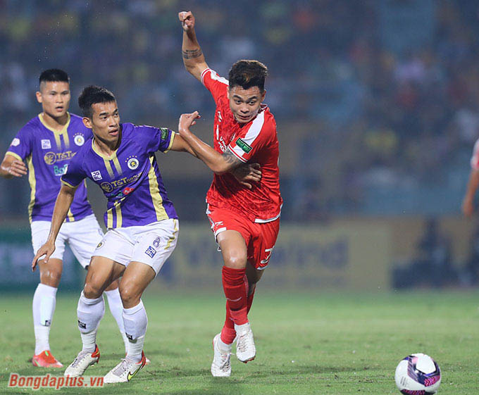 Trận đấu giữa Hà Nội FC và Viettel diễn ra gay cấn