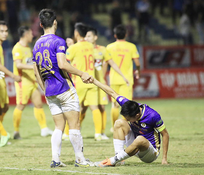 Hà Nội FC thiệt đơn thiệt kép sau trận hòa tai hại trước Thanh Hóa - Ảnh: Phan Tùng