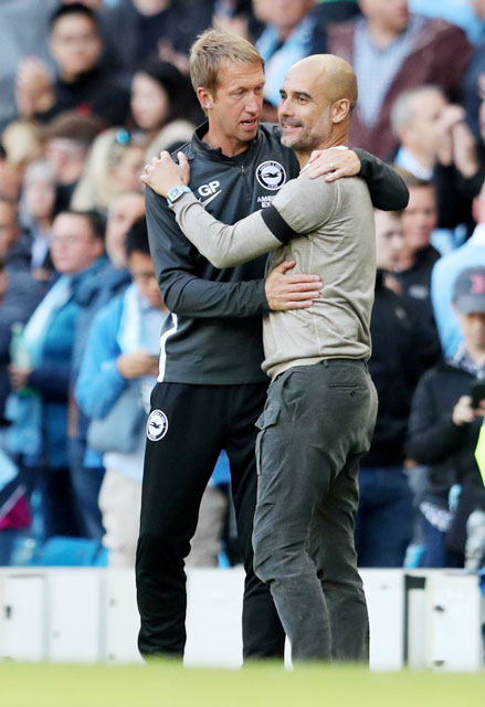 HLV Graham Potter (trái) có xuất phát điểm hoàn toàn khác với Pep Guardiola 