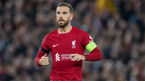 Từ một kẻ đáng ghét, tiền vệ Jordan Henderson trở thành người đội trưởng mẫu mực của Liverpool bằng sự tận tâm, tận hiến