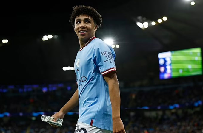 Lewis đã chơi 5 trận cho Man City mùa này