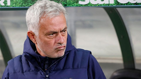 HLV Mourinho sắp trục xuất cầu thủ thiếu chuyên nghiệp phản bội Roma