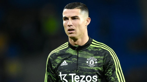 Ronaldo lần đầu đeo băng đội trưởng dưới thời Ten Hag