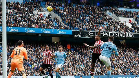 Toney mở tỷ số vào lưới Man City