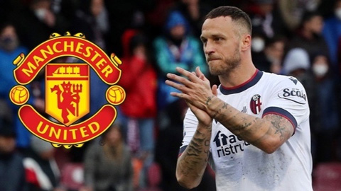 Cựu tiền đạo Stoke tiết lộ Man United 'không có đủ tiền' để mua anh