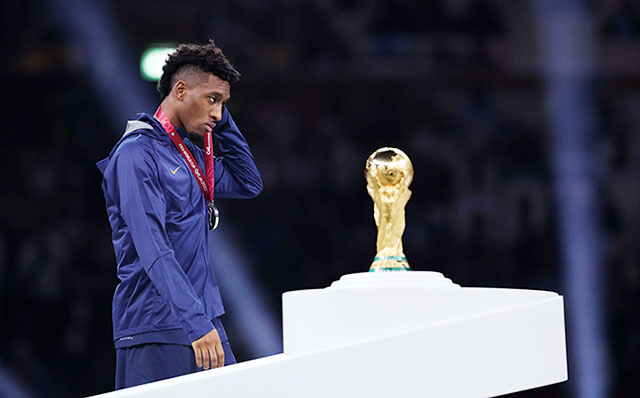 Coman bị sốc nặng sau khi sút hỏng luân lưu trong trận chung kết World Cup 2022