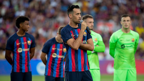 Busquets 'quay xe', từ chối tới Mỹ để ở lại Barca