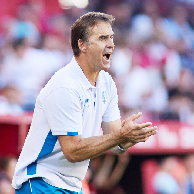 Ở trận thứ hai cầm quân tại Premier League, Lopetegui (trái) sẽ gặp thử thách cực đại mang tên Ten Hag